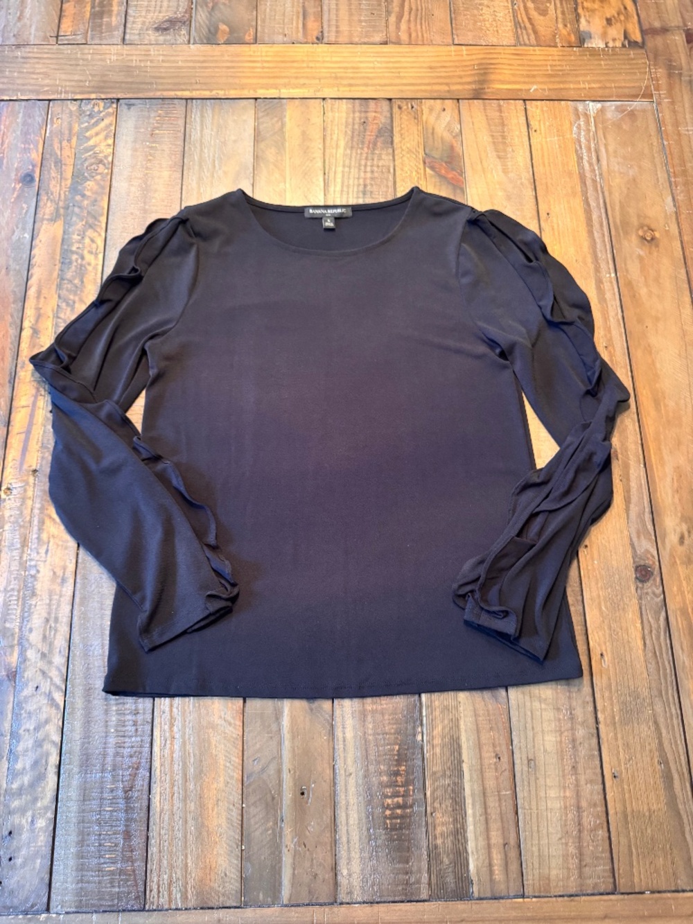Banana Republic Crepe Ruffle Sleeve Top~Black. Size Small. Holiday 2018